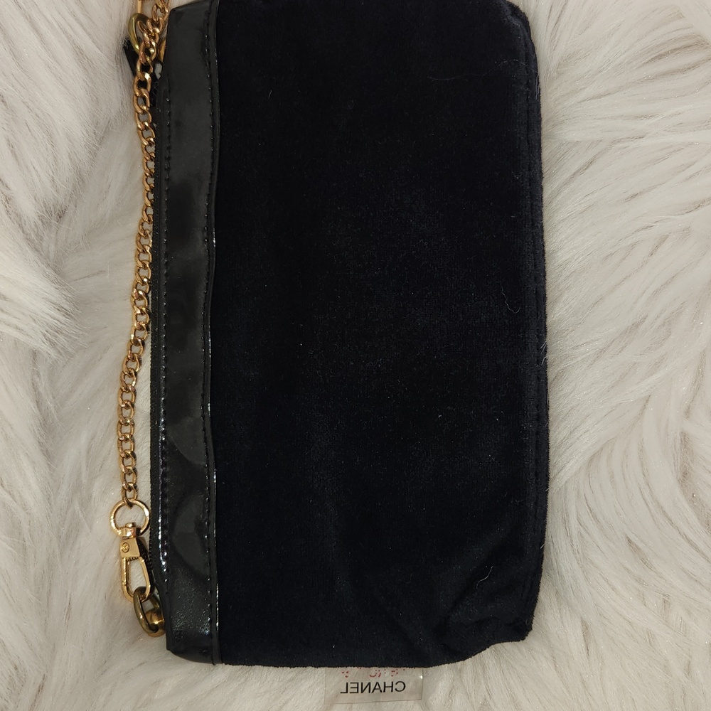 Chanel Black Suede Shoulder Bag - Picture 3 of 7